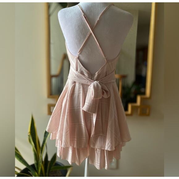 Simplee Blush Pink Tiered Romper Low Back Size S Bohemian Feminine Flirty - Picture 4 of 8